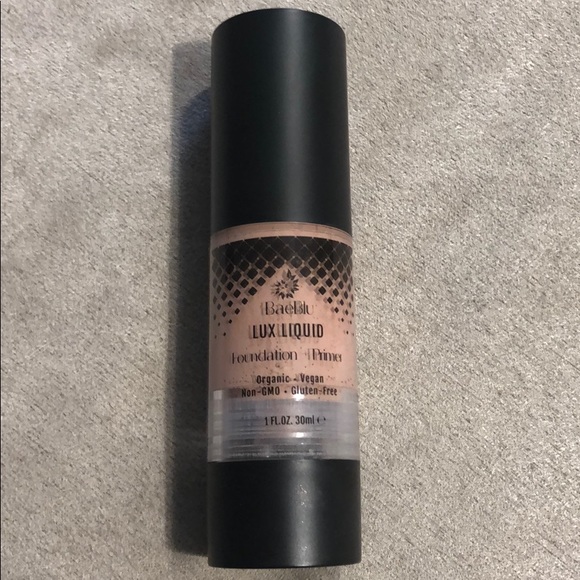 lux liquid foundation